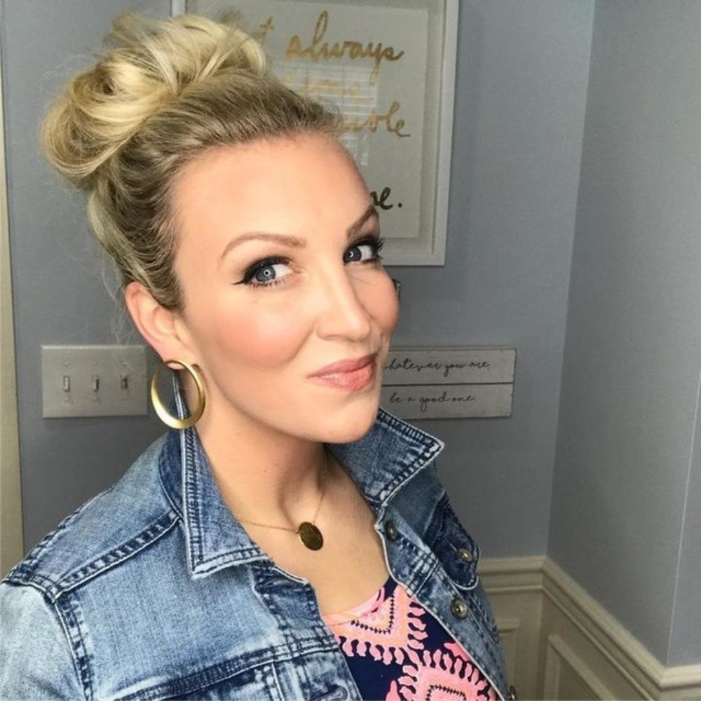Stella & Dot | Modern Forward Facing Gold Georgia Hoops - Picture 10 of 10
